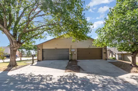 2212 Heritage Cir, Carrollton, TX 75006