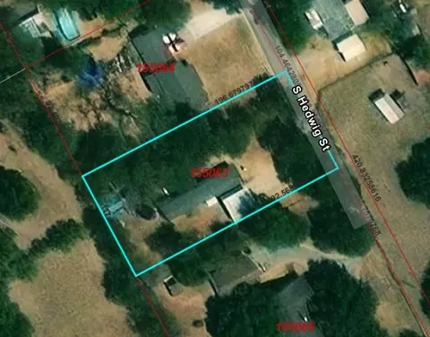 206 S Hedwig St, Riesel, TX 76682