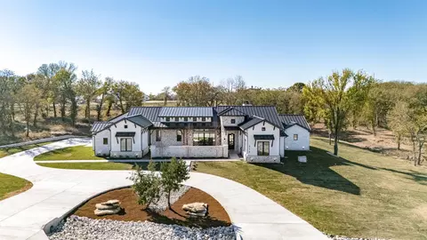 513 Royal Santana Run, Weatherford, TX 76087