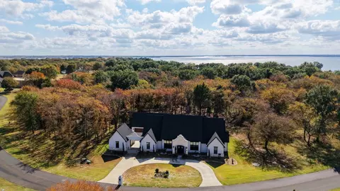313 Cedar Creek Landing Ln, Kemp, TX 75143
