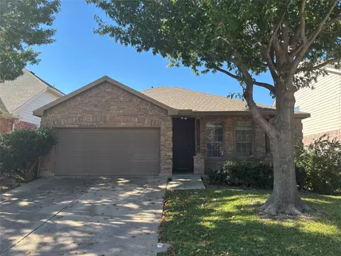 13229 Fencerow Rd, Fort Worth, TX 76244