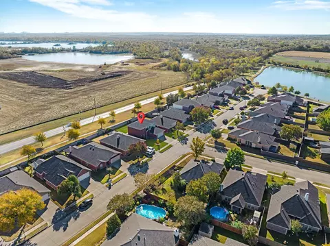 2400 Rushing Springs Dr, Fort Worth, TX 76118