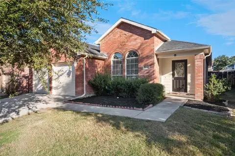 5632 Broken Gap Dr, Fort Worth, TX 76179