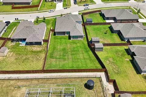 View/Area - 808 Stone Eagle Dr, Azle, TX 76020 photo 2 of 4