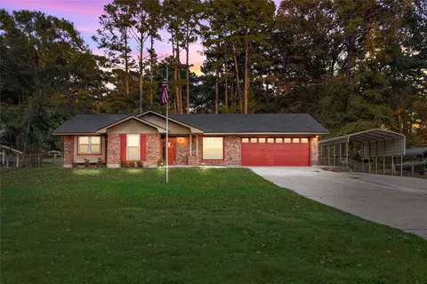 213 Whispering Pine Dr, Haughton, LA 71037