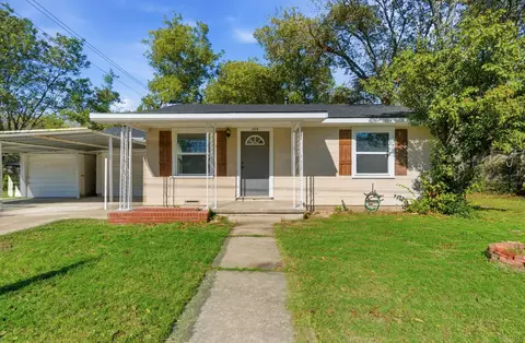 208 W 1st St, Weatherford, TX 76086