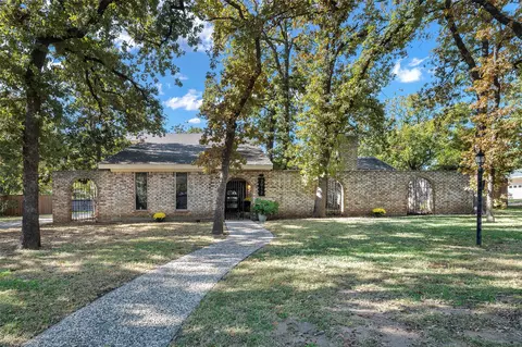2012 Hollyhill Ln, Denton, TX 76205