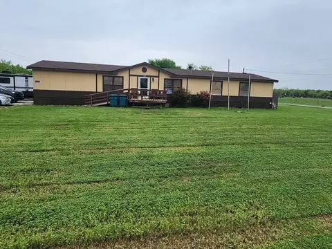 1120 Fm 368 S, Iowa Park, TX 76367