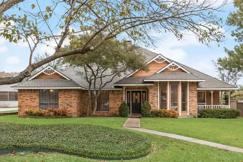 420 E Coachlight Trl, Rockwall, TX 75087