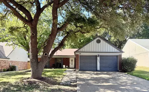 4321 Winchester Ct, Grand Prairie, TX 75052