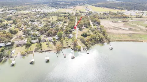 404 Haralson Ln, West Tawakoni, TX 75474