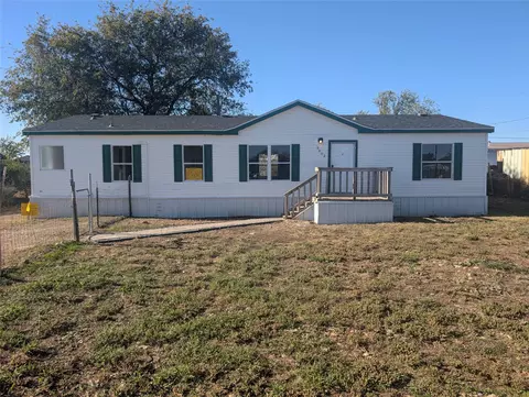 9002 Cartwright Dr, Cresson, TX 76035