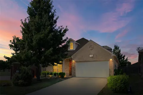 5532 Grayson Ridge Dr, Fort Worth, TX 76179