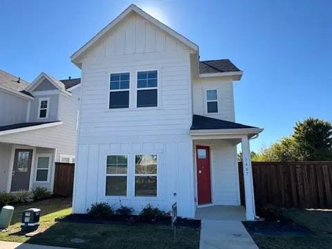 1407 Avocado Ln, Gainesville, TX 76240