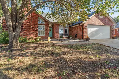 6249 Firebird Dr, Watauga, TX 76148