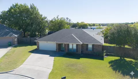 7205 Windcrest Ct E, North Richland Hills, TX 76182
