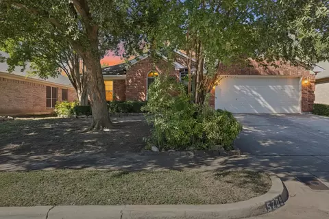 5709 Crowder Dr, Fort Worth, TX 76179