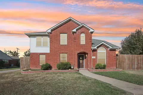 7801 Cousteau Dr, Rowlett, TX 75088