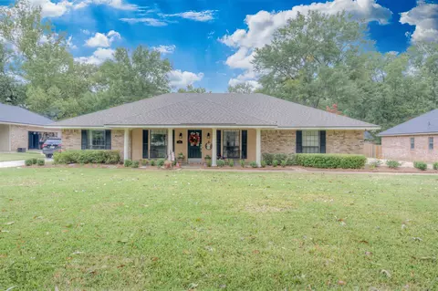 4101 Lakeway Cir, Benton, LA 71006