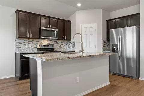 Kitchen - 2709 Sherco Rd, Lorena, TX 76655 photo 4 of 4