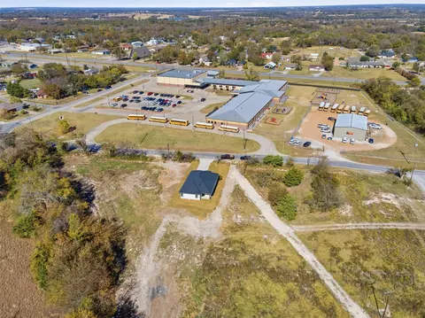 View/Area - 412 E Ball St, Tom Bean, TX 75489 photo 6 of 6