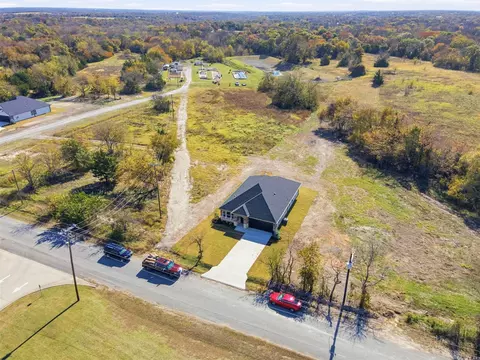 View/Area - 412 E Ball St, Tom Bean, TX 75489 photo 2 of 6
