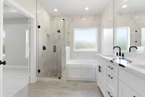 Bath - 412 E Ball St, Tom Bean, TX 75489 photo 3 of 4