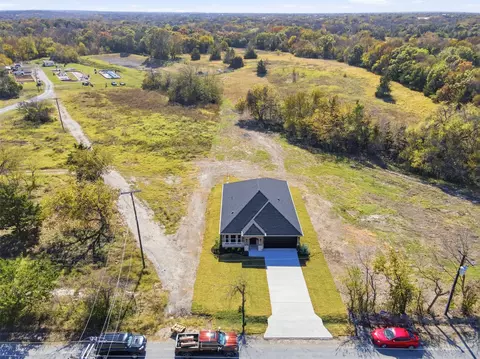 View/Area - 412 E Ball St, Tom Bean, TX 75489 photo 1 of 6
