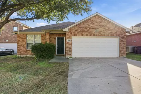 5860 Barrier Reef Dr, Fort Worth, TX 76179