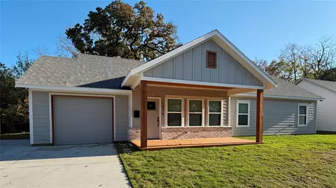 1570 Panama Pl, Dallas, TX 75215