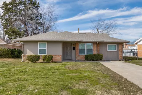 739 Royal Crest Dr, Mesquite, TX 75149