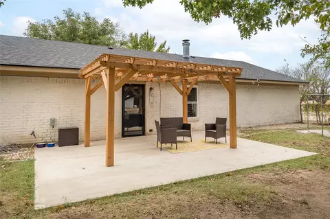 104 Sherry Lynn Dr, China Spring, TX 76633