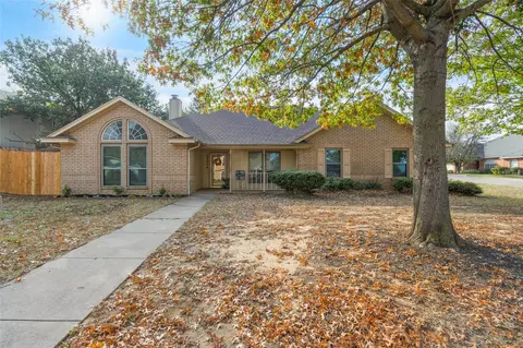 6402 Rockland Dr, Arlington, TX 76016