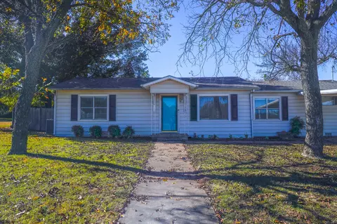 529 Stewart, Jacksboro, TX 76458