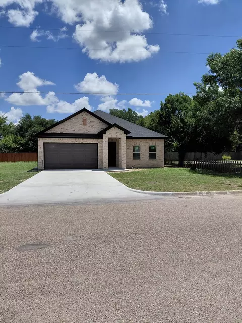 834 Park, Mexia, TX 76667