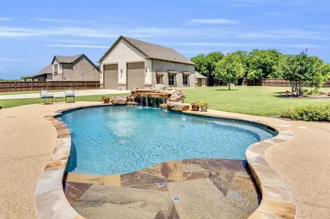 5631 Limestone Ln, Midlothian, TX 76065