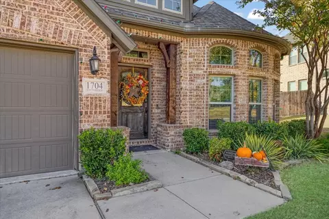 1704 Southridge Dr, Van Alstyne, TX 75495