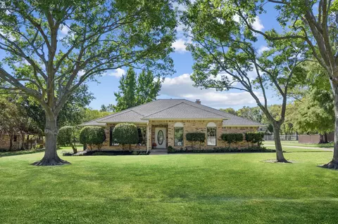 1261 Emerald Cir, Southlake, TX 76092
