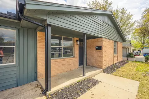 2112 Pontiac Dr, Carrollton, TX 75006
