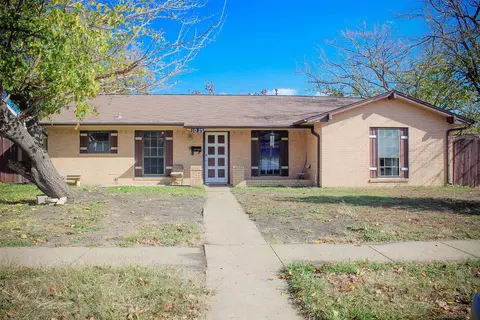1022 Crest Park Dr, Garland, TX 75042