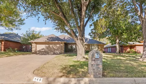 149 Sandlewood Ln, Burleson, TX 76028