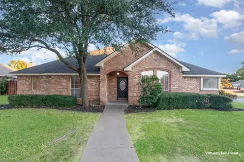 6315 Meadowmere Ln, Arlington, TX 76001