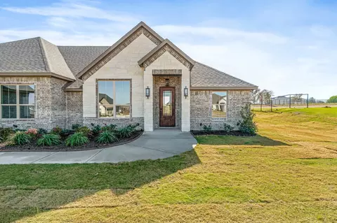 1064 Uplift Dr, Weatherford, TX 76087