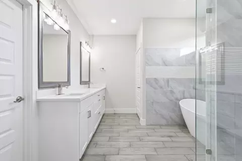 Bath - 709 Bethlehem St, Terrell, TX 75160 photo 3 of 5