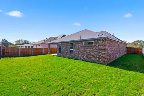 Exterior - 709 Bethlehem St, Terrell, TX 75160 photo 3 of 4
