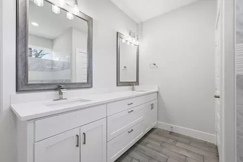 Bath - 709 Bethlehem St, Terrell, TX 75160 photo 1 of 5