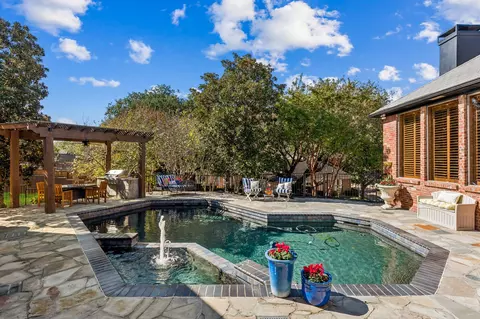 200 Hawn Ct, Irving, TX 75038