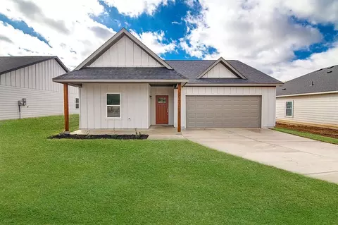 5032 Pinson St, Fort Worth, TX 76105