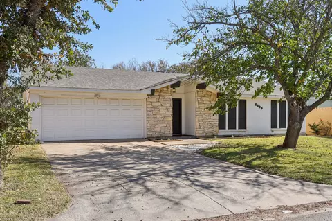 6809 Rustic Dr, Forest Hill, TX 76140