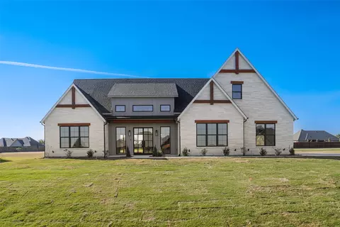 207 Stuart St, Paradise, TX 76073